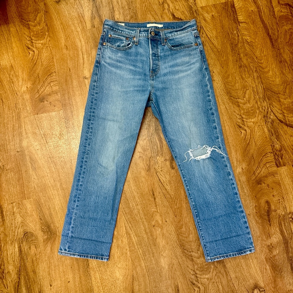 Excellent Distressed Big E Vintage Wedgie Straight Levi’s. 28 x 26.